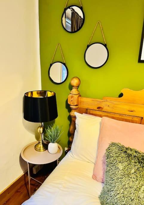 Holiday home Cosy In Free Parking & Fast Wifi *
